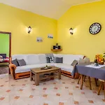 Cozy In Сasa de vacaciones Galižana