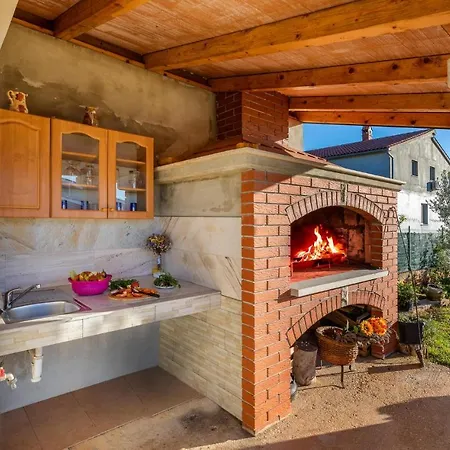 Lovely In With Wifi Holiday home