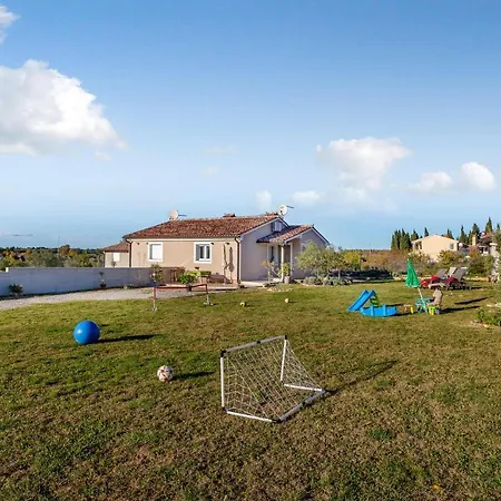 Holiday home Lovely In With Wifi *