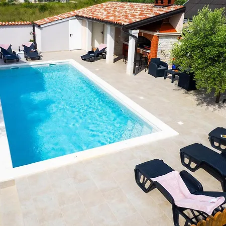 بيت للعطل Lovely In With Wifi Galižana